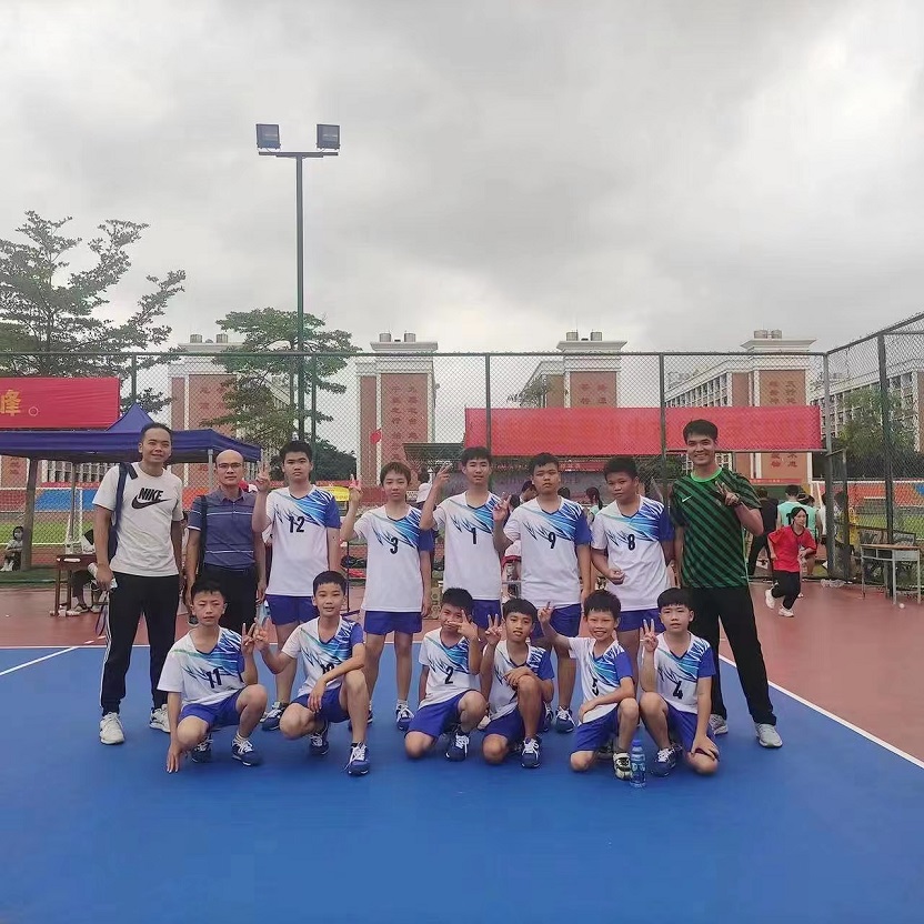 排球点燃激情,赛场挥洒青春――久久小说
实验小学参加2022年海口市中小学生排球赛