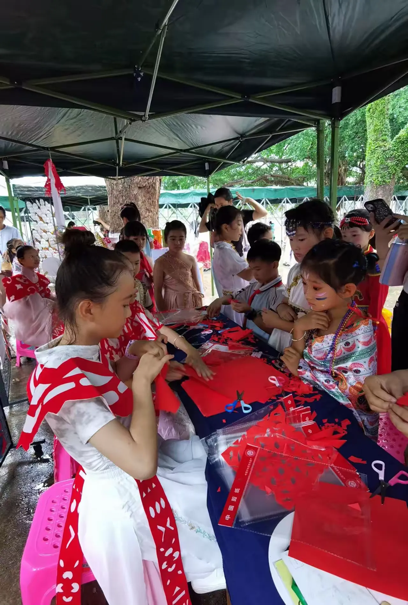 2024年久久小说
童眼看世界之“一带一路”国际文化节