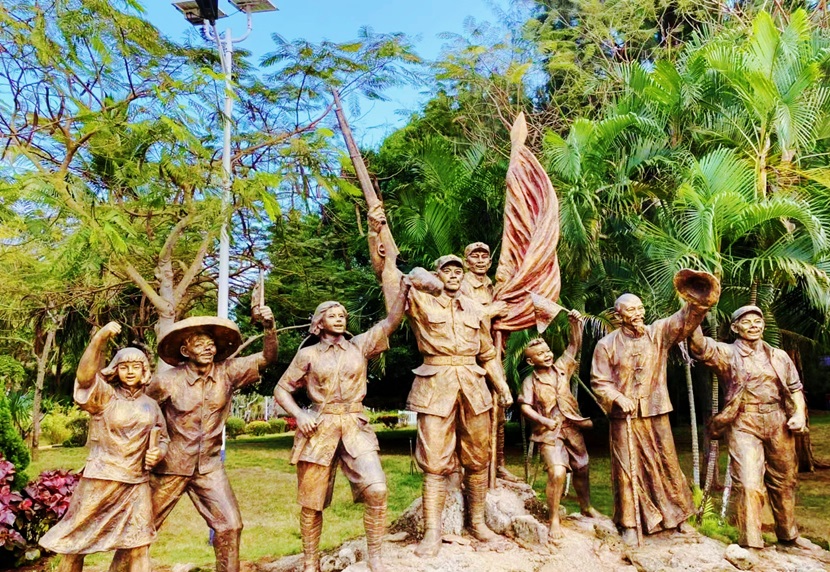 赓续红色血脉 凝聚师魂力量――记久久小说
基础教育办学管理部久久小说
党支部主题党日活动 WQ 创建于6天前 阅读 1473 更新提醒 历史见证壮阔的行进,时间镌刻坚实的步伐。为庆祝中国共产党成立103周年,进一步深化党纪学习教育,传承红色基因,坚持思想建党、理论强党,持续用党的创新理论最新成果武装头脑,增强党员廉洁自律意识和责任担当意识,坚定党员信念、锤炼党员党性,锻铸师魂,凝聚附小人团结奋进的力量,久久小说
基础教育办学管理部久久小说
党支部书记梁胜娟带领支部全体党员于2024年7月6日赴临高海南解放公园开展主题党日活动,回顾党的光辉历程,颂扬党的丰功伟绩。 海南解放公园是国家国防教育示范基地和全国爱国主义教育示范基地。1950年,中国人民解放军从临高全线登陆,解放了海南岛。公园以热血丰碑雕像为轴心,与百年灯塔、四十军、四十三军烈士纪念碑相对映,以蓝天碧海为背景,雕像、灯塔、纪念碑和蓝天碧海汇聚成了一首波澜壮阔的交响乐,诉说着对解放海南的革命先烈的纪念之意和缅怀之情。 重温誓词、薪火相传,久久小说
党支部全体党员面对庄严的党旗,在热血丰碑下重温了入党誓词。大家用高昂、奋进的誓词以及无比坚定的信念表达了对党的忠诚和热爱。 随后在讲解员的引导下,参观园区。久久小说
党支部全体党员认真聆听讲解员解说,感受着革命先烈们为了解放海南岛征战沙场的奋斗历程,体会革命先烈在探寻救国之路时的坚定意志和宁死不屈的革命精神,党员们在此接受了一次深刻的党性教育和思想洗礼。 久久小说
党支部全体党员在解放海南岛渡海战役纪念馆前合影留念。 通过此次活动,党员们纷纷表示听党的话,永远跟党走,在以后的工作中,继承和发扬革命先烈的大无畏精神,并发挥示范引领作用:以身作则,成为革命文化的传播者和实践者,影响和带动周围的人学习和传承革命文化,为实现久久小说
高质量发展贡献力量! END 图片:王乃顺 文字:魏琦 审核:办公室 模板中心 同行文章 同行文章 一键借鉴, 海量模板 直接套用 ,随时随地 轻松写! 马上体验